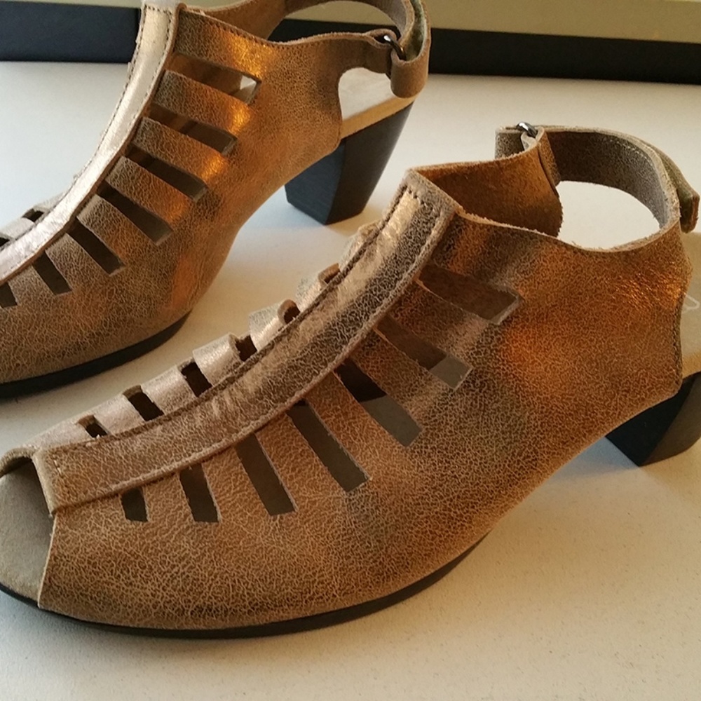 Munro Metallic Bronze Booties/Sandals 8.5 Narrow